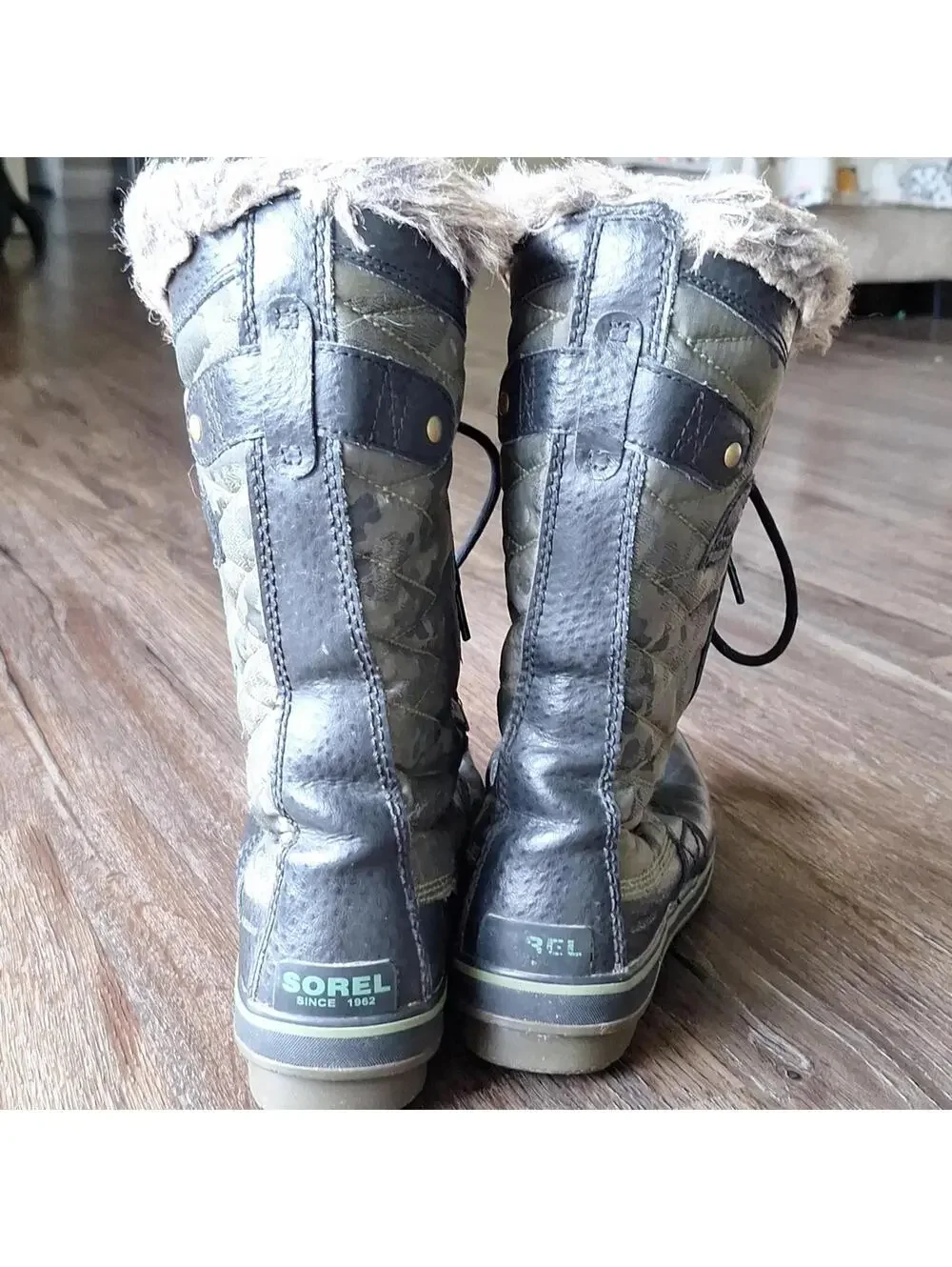 Sorel Womens Green And Black Camo Winter Boot Size 7.5